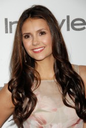 Nina Dobrev ニーナ・ドブレフ